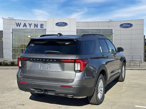 New 2026 Ford Explorer Active image 4