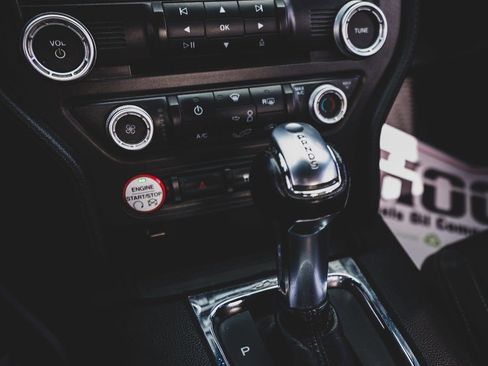 Used 2016 Ford Mustang Coupe image 7