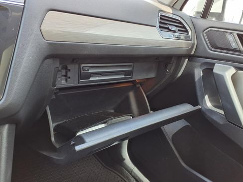 Used 2019 Volkswagen Tiguan SE w/ Panoramic Sunroof Package image 34