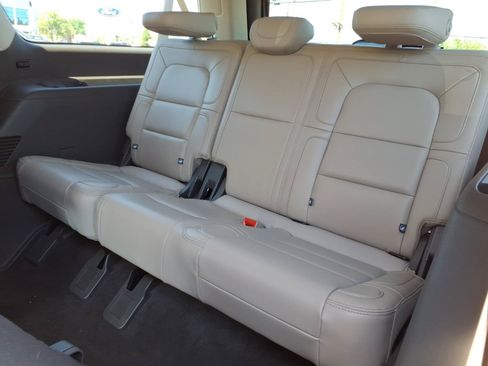 Used 2024 Lincoln Navigator L Reserve AWD/4WD image 15
