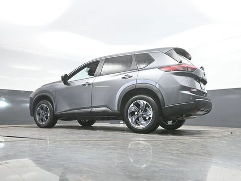 Used 2024 Nissan Rogue SV FWD image 50