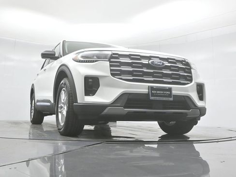 New 2025 Ford Explorer Active w/ Active Comfort Package image 45