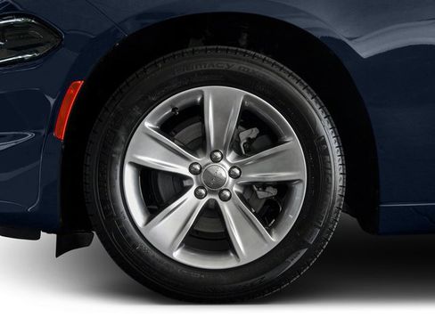 Used 2017 Dodge Charger SE RWD image 15