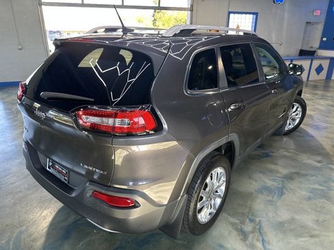 Used 2014 Jeep Cherokee Limited w/ Luxury Group image 2