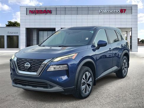 Certified 2022 Nissan Rogue SV image 3