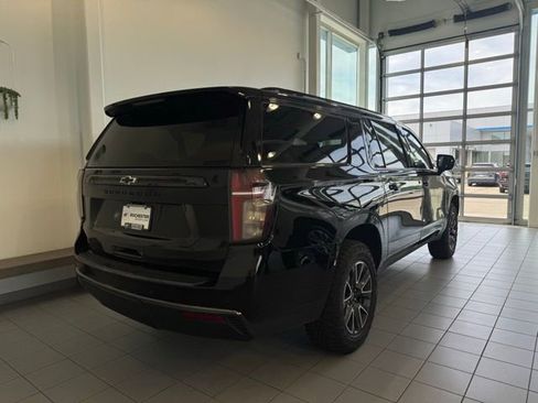 Used 2022 Chevrolet Suburban Z71 AWD/4WD image 32
