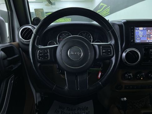 Used 2014 Jeep Wrangler Unlimited Sahara w/ Connectivity Group image 20