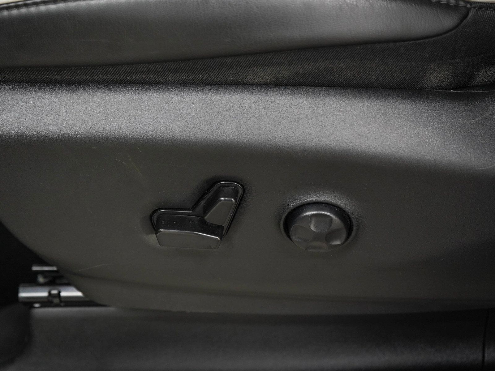 Used 2023 Chrysler Pacifica Limited FWD image 26