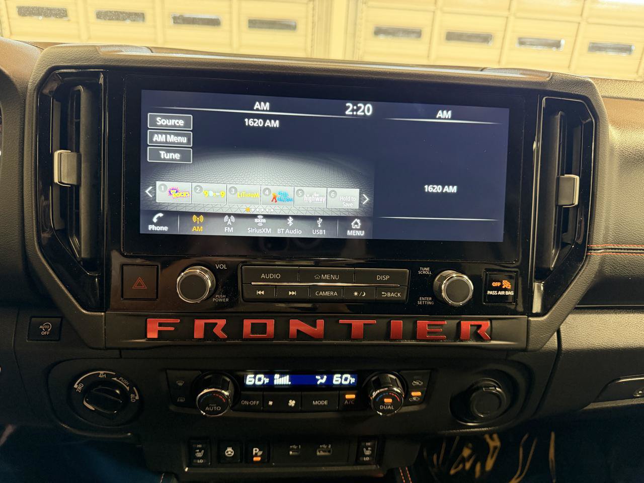Used 2025 Nissan Frontier PRO-4X w/ Pro Convenience Package AWD/4WD image 16