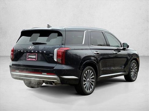 Used 2024 Hyundai Palisade Calligraphy image 5