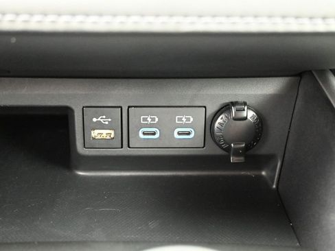 Used 2022 Toyota Highlander XLE AWD/4WD image 24