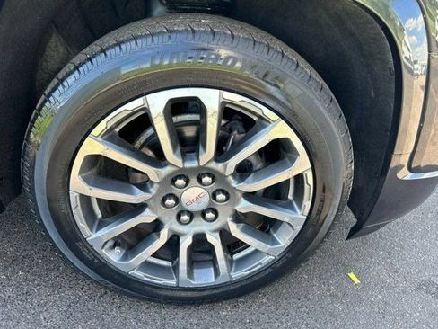 Used 2021 GMC Acadia Denali w/ Denali Technology Package FWD image 70