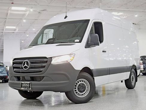 Used 2025 Mercedes-Benz Sprinter 2500 image 7