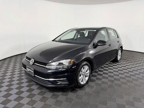 Used 2021 Volkswagen Golf 4-Door image 2