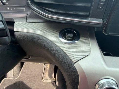 Used 2021 Ford Explorer XLT w/ Equipment Group 202A AWD/4WD image 20