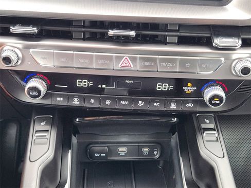 New 2025 Kia Telluride S image 14