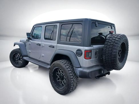Used 2018 Jeep Wrangler Unlimited Sport S AWD/4WD image 3