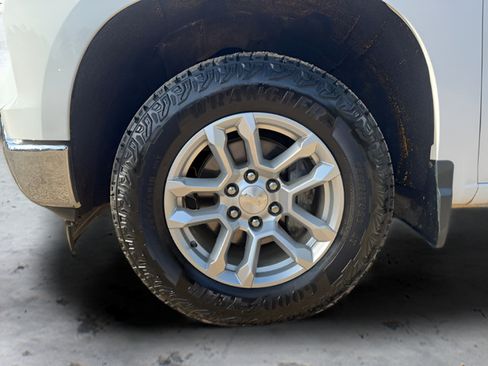 Used 2023 Chevrolet Silverado 1500 LT AWD/4WD image 30