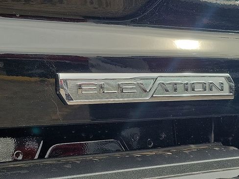 New 2026 GMC Canyon Elevation w/ Convenience Package image 9