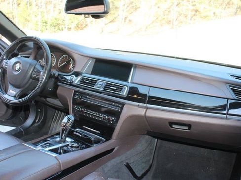 Used 2013 BMW 750Li xDrive AWD/4WD image 14