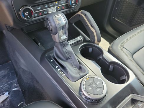 New 2026 Ford Bronco Badlands AWD/4WD image 16