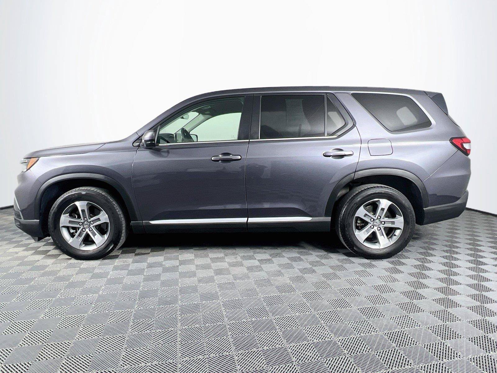 Used 2024 Honda Pilot EX-L image 3