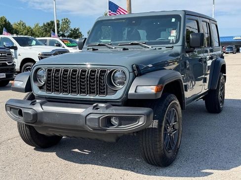 Used 2024 Jeep Wrangler Unlimited Sport AWD/4WD image 9