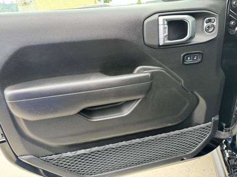 Used 2025 Jeep Wrangler Unlimited Rubicon 4xe w/ Convenience Group image 17