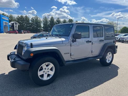 Used 2018 Jeep Wrangler Unlimited Sport S AWD/4WD image 8