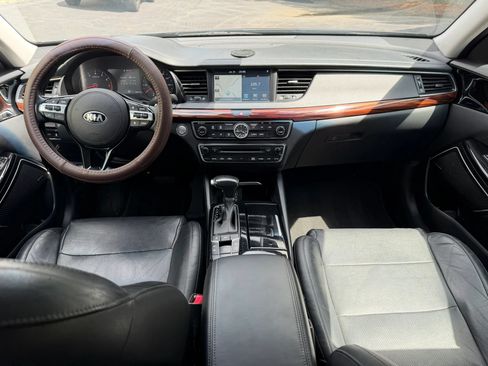 Used 2017 Kia Cadenza Technology FWD image 12