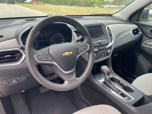Used 2022 Chevrolet Equinox LS image 18