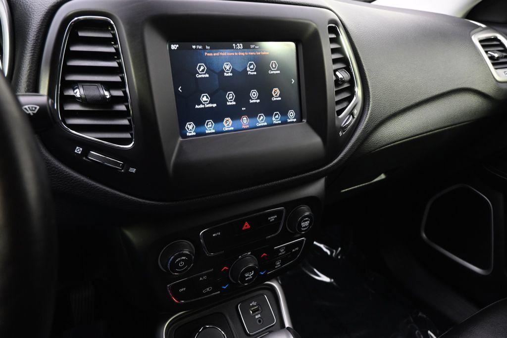 Used 2018 Jeep Compass Latitude w/ Popular Equipment Group AWD/4WD image 27
