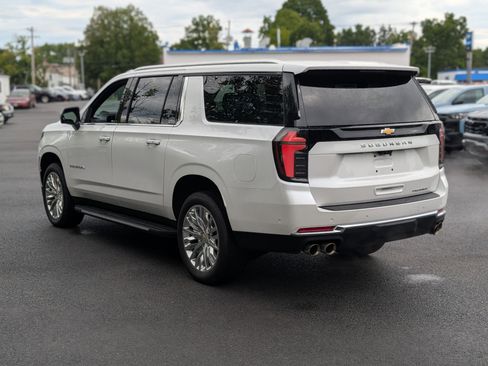 New 2025 Chevrolet Suburban Premier image 13