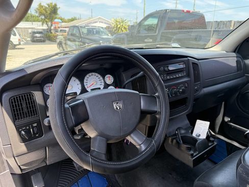Used 2004 Dodge Ram 1500 Truck ST image 10