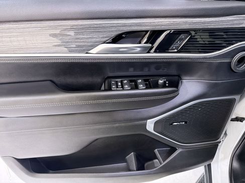 Used 2022 Jeep Wagoneer Series II image 12