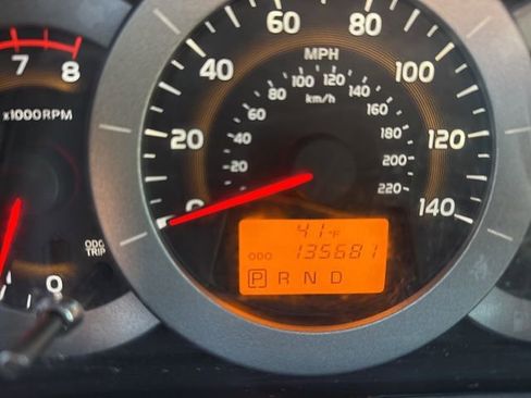 Used 2011 Toyota RAV4 4WD w/ Upgrade Value Pkg image 17