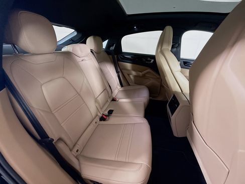 Certified 2023 Porsche Cayenne Coupe AWD/4WD image 26