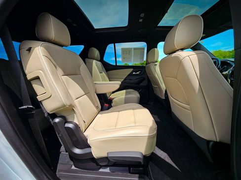 Used 2023 Chevrolet Traverse Premier AWD/4WD image 42
