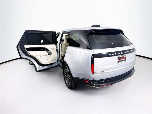 Used 2023 Land Rover Range Rover Long Wheelbase Autobiography AWD/4WD image 41