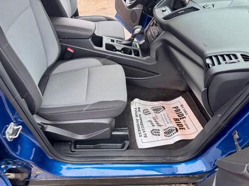 Used 2019 Ford Escape SE image 18