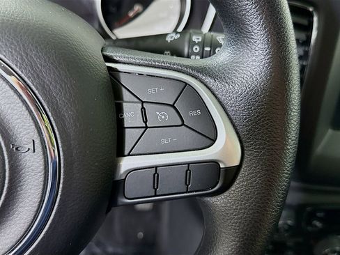 Used 2018 Jeep Compass Sport w/ Tech Group FWD image 21