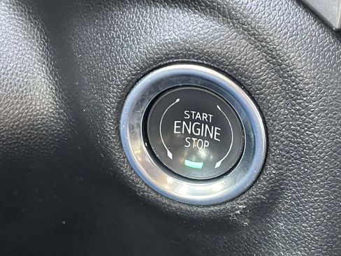 Used 2024 Chevrolet Silverado 2500 Custom w/ Custom Value Package image 8