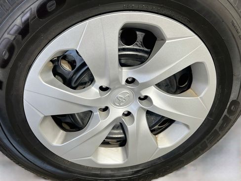 Used 2025 Toyota RAV4 LE FWD image 14