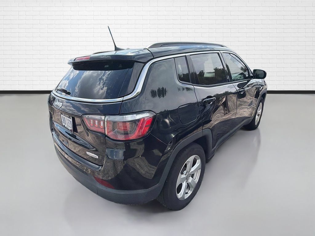 Used 2019 Jeep Compass Latitude w/ Cold Weather Group FWD image 5