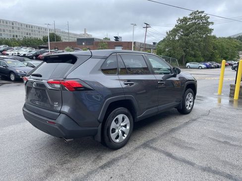 Used 2022 Toyota RAV4 LE AWD/4WD image 8