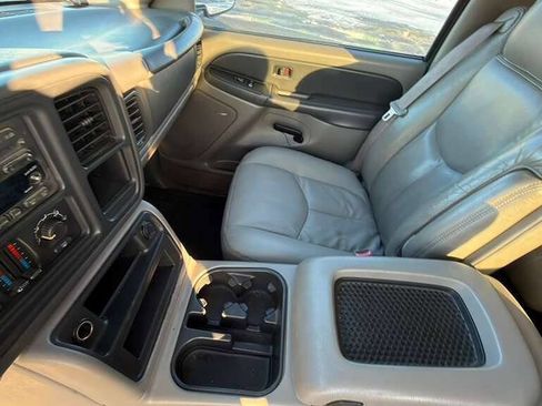 Used 2003 Chevrolet Tahoe LS image 14