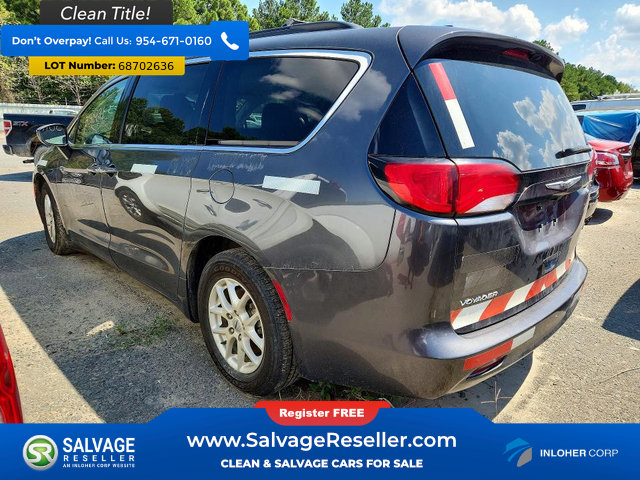 Used 2021 Chrysler Voyager Lxi FWD image 3