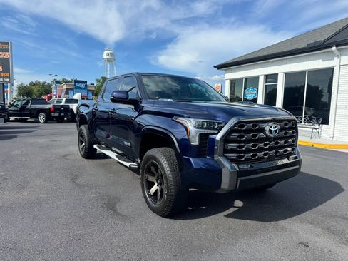 Used 2022 Toyota Tundra Platinum AWD/4WD image 1