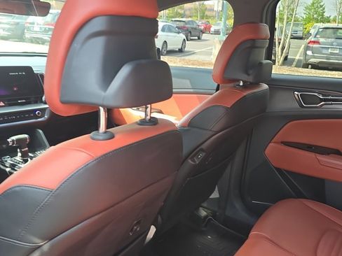 Used 2023 Kia Sportage SX image 16