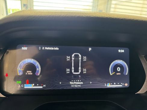 Used 2023 Jeep Grand Cherokee L Laredo image 3